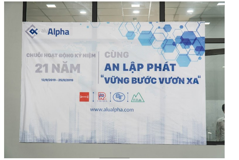 Cửa sổ hất