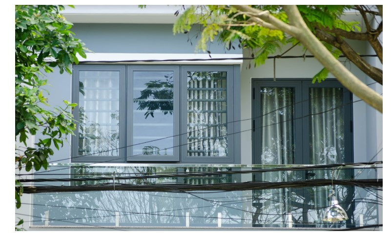Cửa sổ hất