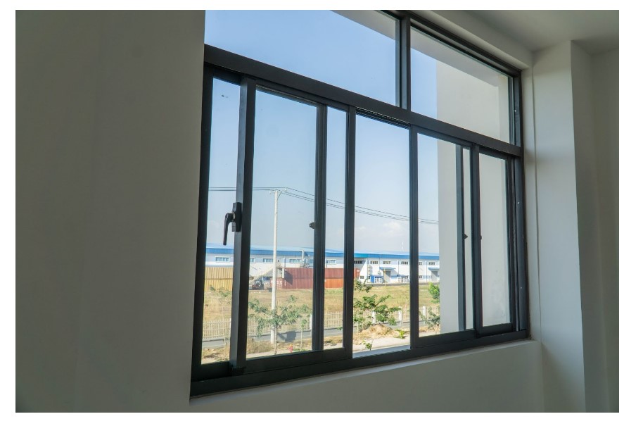 Cửa nhôm 4 cánh